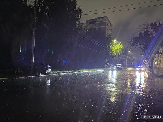 В Орле подросток за рулем «БМВ» протаранил столб электроосвещения