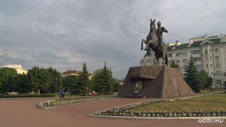 Сегодня Клычков обсудит будущее сквера Ермолова с орловчанами