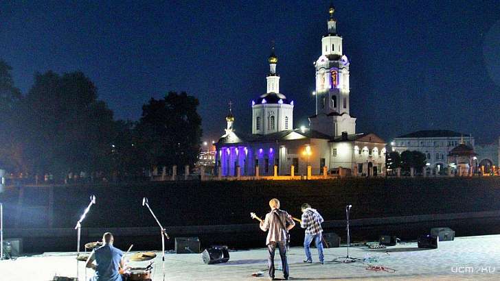 В День города в Орле открыли фестивальную площадку в детском парке