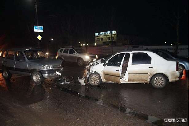 Столкновение «Рено-Логан» и «Нивы» в Орле обернулось смертью одного из водителей