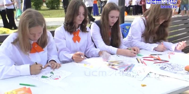 Орловские спасатели и их коллеги традиционно развлекали жителей и гостей города в детском паре по случаю дня знаний
