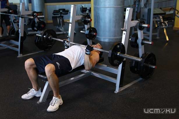 В Орле завершился чемпионат города по жиму штанги