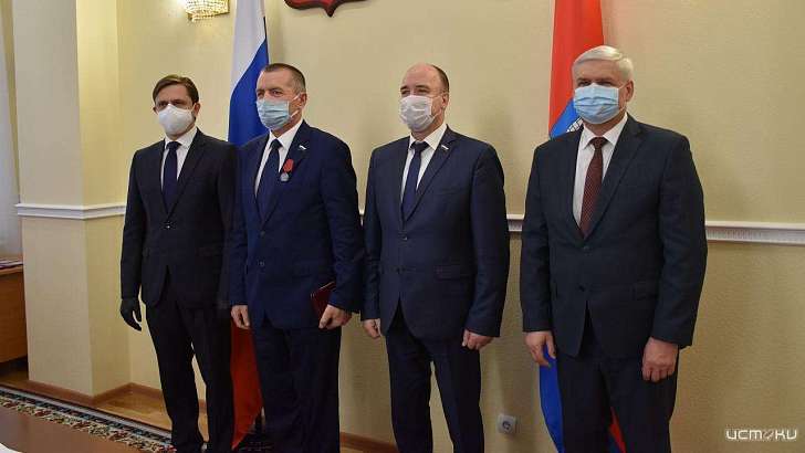 Путин выписал медаль самому активному в соцсетях орловскому депутату