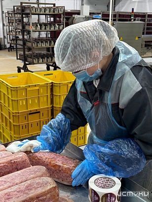 С фермы к столу: Сбер показал работу крупнейшего мясоперерабатывающего комбината Липецка С фермы к столу: Сбер показал работу крупнейшего мясоперерабатывающего комбината Липецка