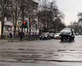 На пересечении ул. 3-я Курская и ул. Пушкина странным образом установили светофоры