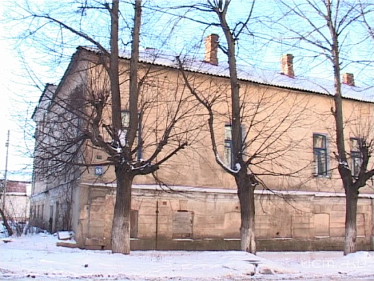 9 кв.метров в разрушающемся доме или как живут будущие мамы в Орле 