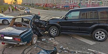 В Орле пенсионерка скончалась в столкновении легковушки и внедорожника