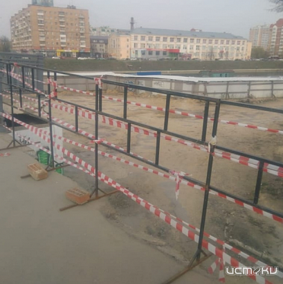 Ограждение на Красном мосту восстановят к середине завтрашнего дня