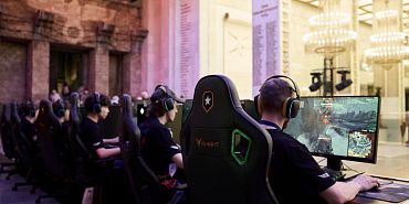 Геймеры вошли в историю: финалисты кибертурнира «Диктант Победы» встретились в Москве