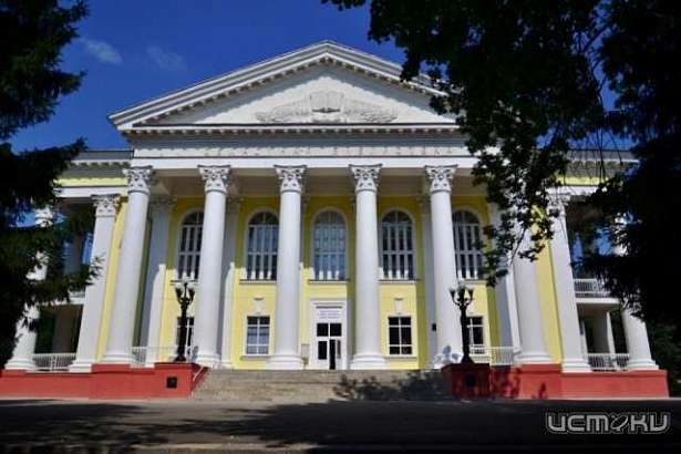 В библиотеке им. Бунина открылась выставка "Короля ужаса".