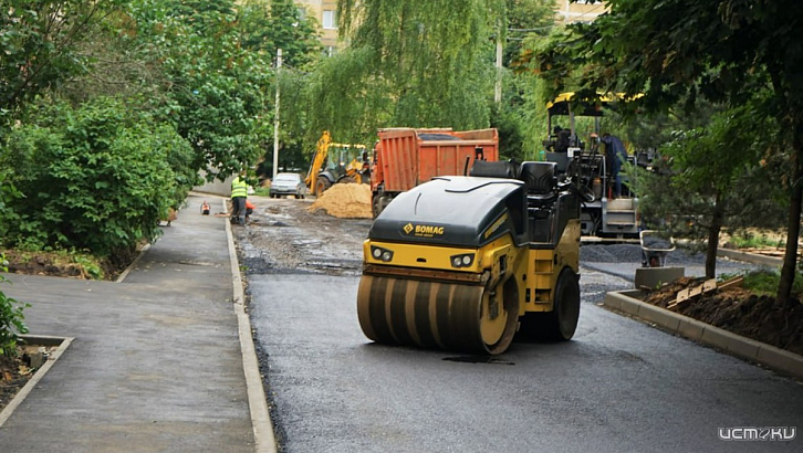 На улицах Полесской и Матросова в Орле уже появились новые тротуары
