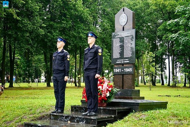 В Орле открыли стелу в память о погибших сотрудниках госбезопасности