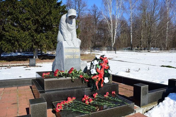 Власти Орловской области уделят особое внимание реконструкции воинских захоронений к 80-летию Победы Власти Орловской области уделят особое внимание реконструкции воинских захоронений к 80-летию Победы