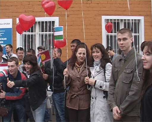 Cтанция переливания крови — Студенты иностранцы сдали кровь