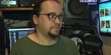 Кто такой музыкант? С простыми вопросами, но которые порой очень важны - мы приехали в гости к орловчанину, который и в переходах играет, и в популярн...