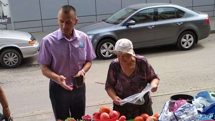 Вдовин пожаловался орловчанам на свои маленькие зеленые помидоры Вдовин пожаловался орловчанам на свои маленькие зеленые помидоры