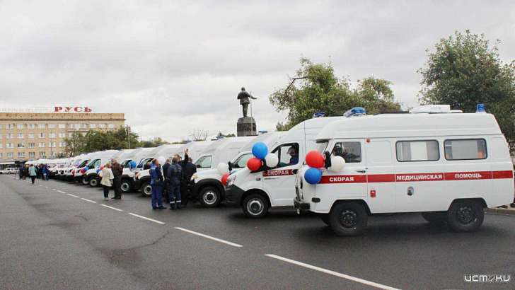 Фотофакт: главную площадь Орла заполонили новые кареты скорой помощи
