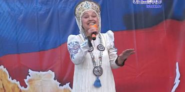 Возле ДК Металлург прошел концерт, а мы попросили Орловчан поздравить сограждан!