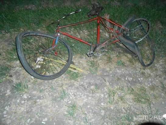 На трассе в Орловской области водитель «Рено» насмерть сбил велосипедиста