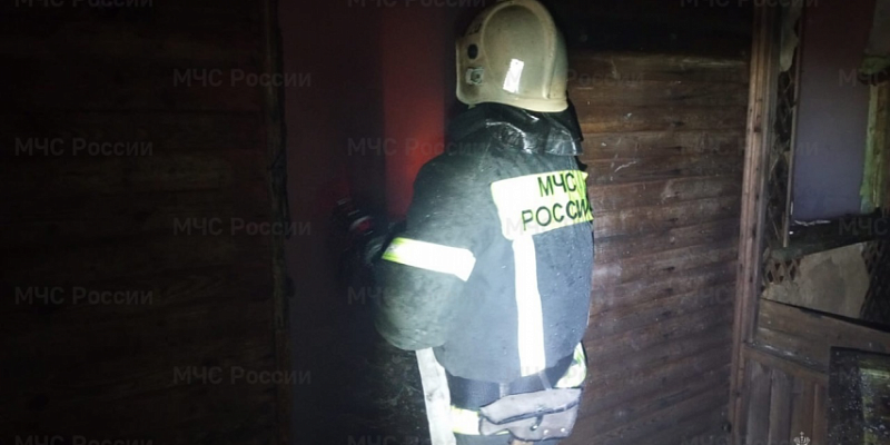 спасатели мчс пожар Орловские спасатели: 21 выезд за сутки, ликвидация пожаров и обезвреживание снаряда