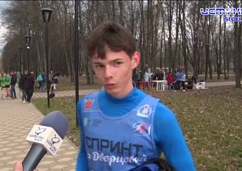 Быстрее, еще быстрее. На днях любители "Королевы спорта" померялись силами в парке Победы