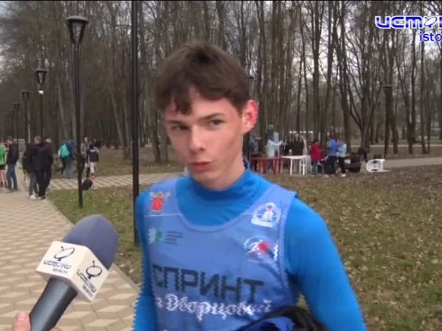 Быстрее, еще быстрее. На днях любители "Королевы спорта" померялись силами в парке Победы