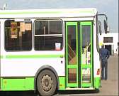 Власти пытаются убрать пробки на ул. Алроса, а юной орловчанке сделал подарок президент. Новости за 90 секунд