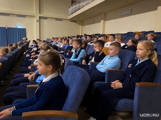 В новой самой большой школе орловского региона прошел кинолекторий