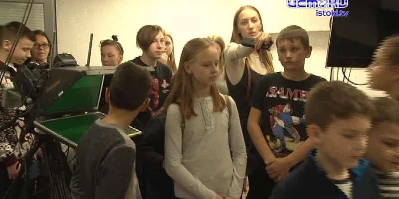Круто ты попал на ТВ! В медиахолдинге «Истоки» провели экскурсию для детей из реабилитационного центра