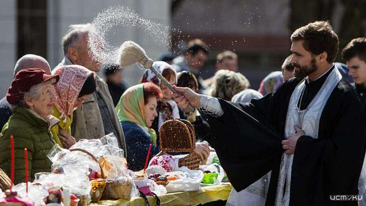 Митрополит Тихон призвал не устраивать масштабные поминки, а молиться дома