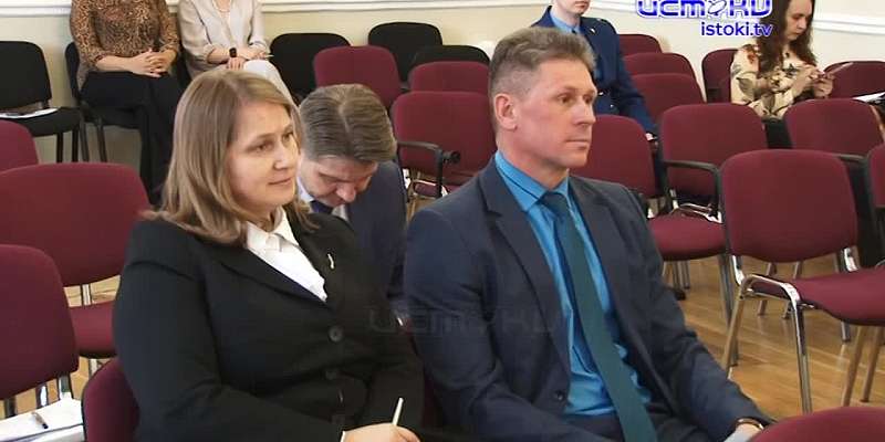 В орловском парламенте состоялось 26-е заседание комитета по законодательству, государственному строительству, правопорядку и депутатской деятельности...