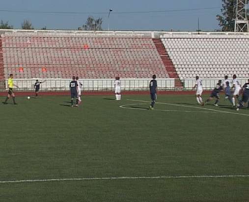 Матч между главной Орловской командой и Пензенским «Зенитом» начался довольно сумбурно