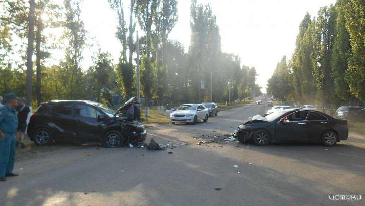 В Ливнах трое пострадали из-за вылетевшего на встречку водителя