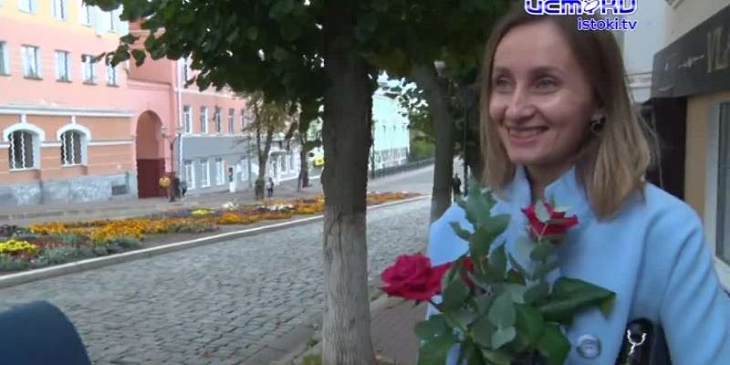 Они вкладывают в нас самое лучшее с детства. Сегодня мы отмечаем День учителя. Мы спросили орловчан: «Помнят ли они своих первых наставников?»