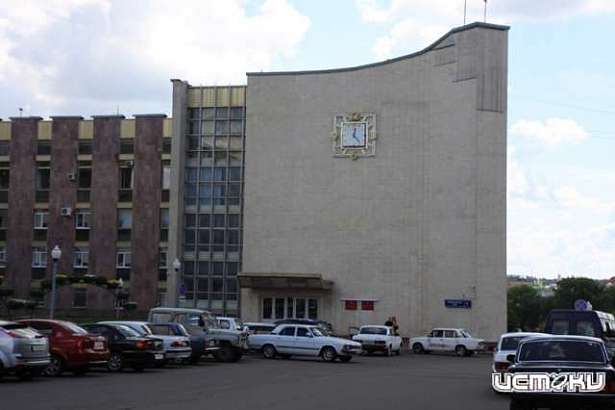 В 10:00 смотрите онлайн-трансляцию совещания в мэрии