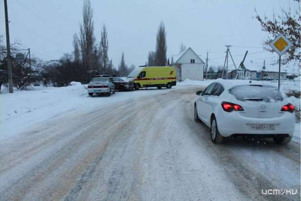 Из-за неуступчивого водителя реанимобиля в Ливнах пострадала пассажирка «Ауди»
