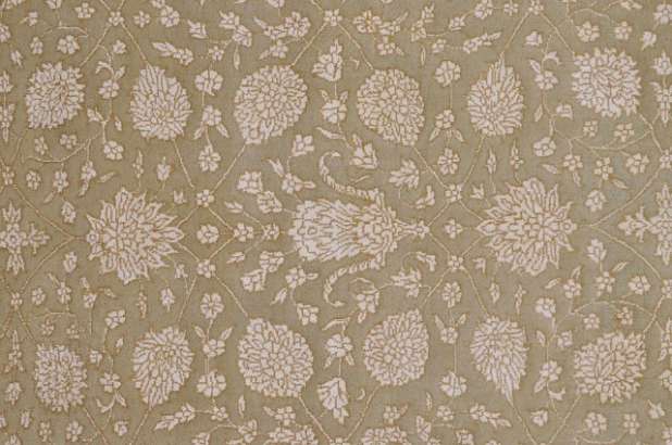 Преимущества шелковых и синтетических овальных ковров