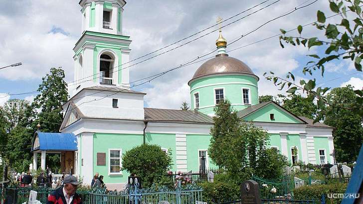 Прихожане Свято-Троицкого храма продолжают помогать нуждающимся