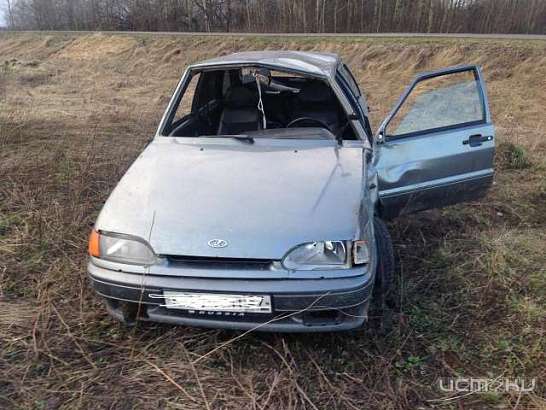 На Орловщине в поле опрокинулся «ВАЗ»