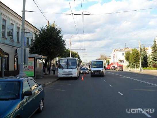 В орловской маршрутке упали две пассажирки