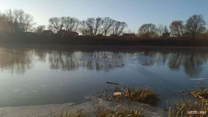 Орловчанин провалился на Оке под лед, катаясь на коньках: подробности ЧП