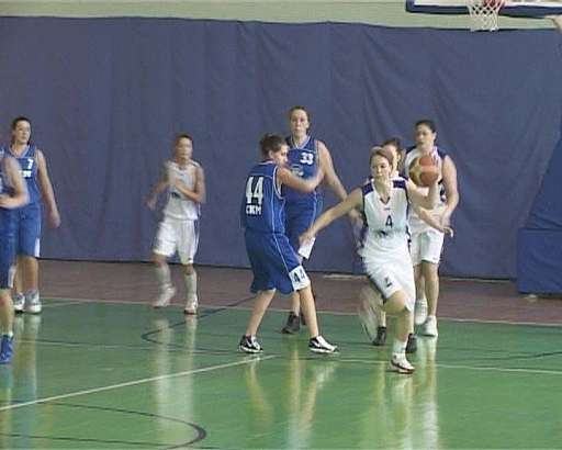 Баскетболистки выходят в лидеры