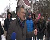 Жители поселка Новообразцово любят место, где они построили дома, но владелец земли им взаимностью не отвечает давно