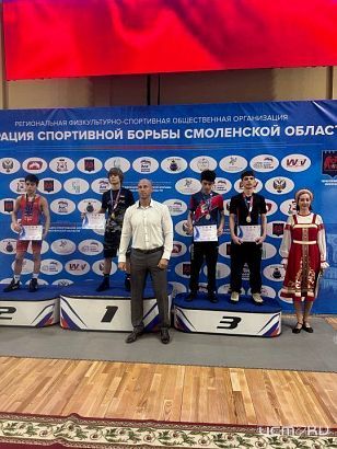 Орловские борцы вернулись с окружных соревнований с медалями.