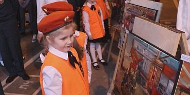Работа пожарных на холстах студентов художественного училища
