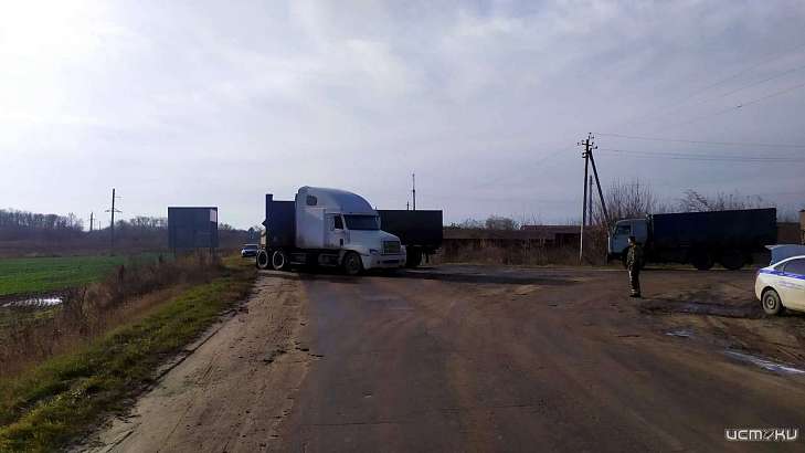 В Хомутово "КАМАЗ" протаранил тягач