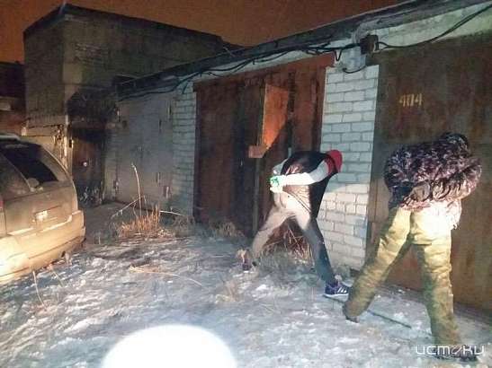 Двое орловчан попались с поличным при краже металла из гаража