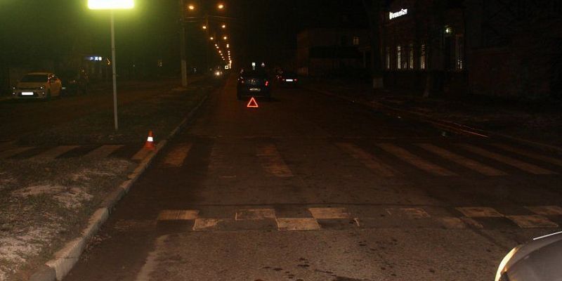 На Орловщине пешеход, переходя по «зебре», попал под машину