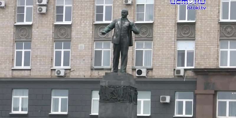 Масочный режим уже давно отменили в Москве, Курске и в других городах России. В Орле же ношение масок пока остается обязательным. Почему глава региона...