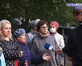 В пору «Титаник» запускать. Дорога и протекающая 4 года крыша вынудила жителей дома №1 на улице Андрианова обратиться в нашу редакцию. До этого они об...